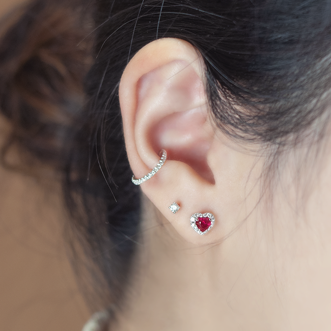 Dainty 0.2ct diamond stud earrings